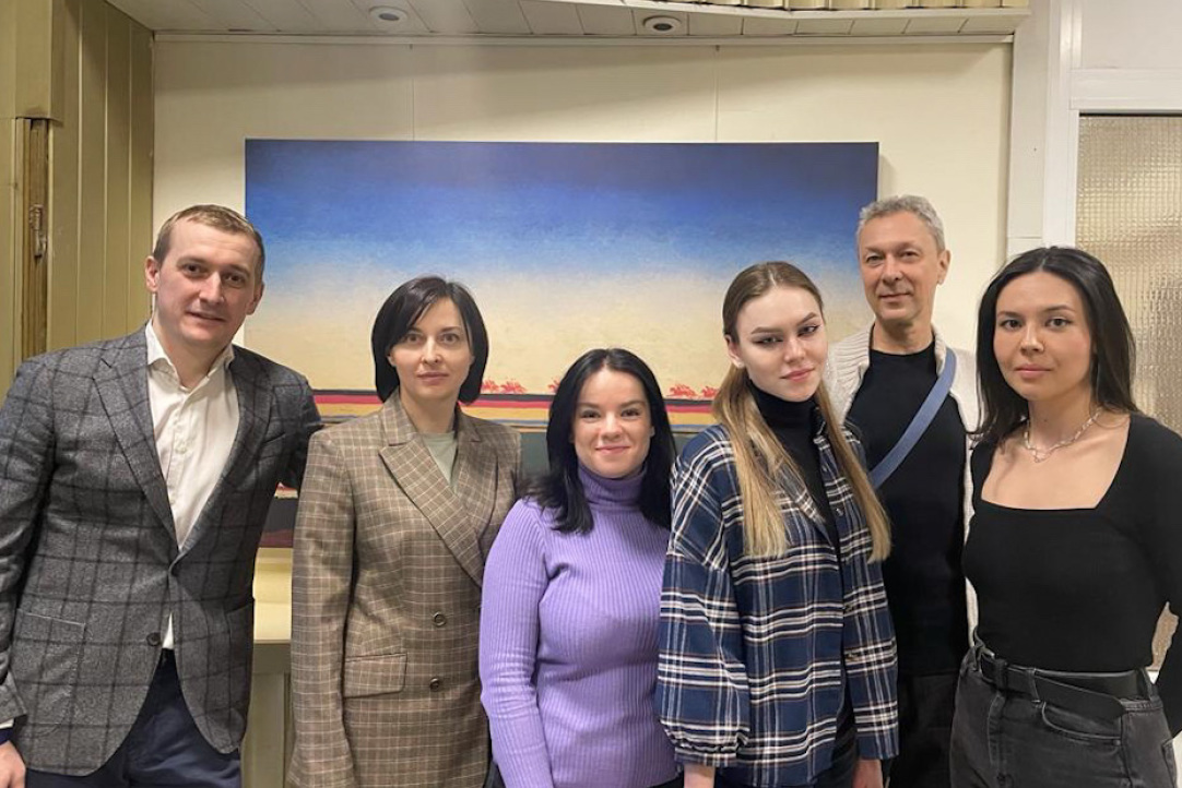 Иллюстрация к новости: Встреча права и искусства: участники группы побеседовали с искусствоведом Александром Владимировичем Балашовым