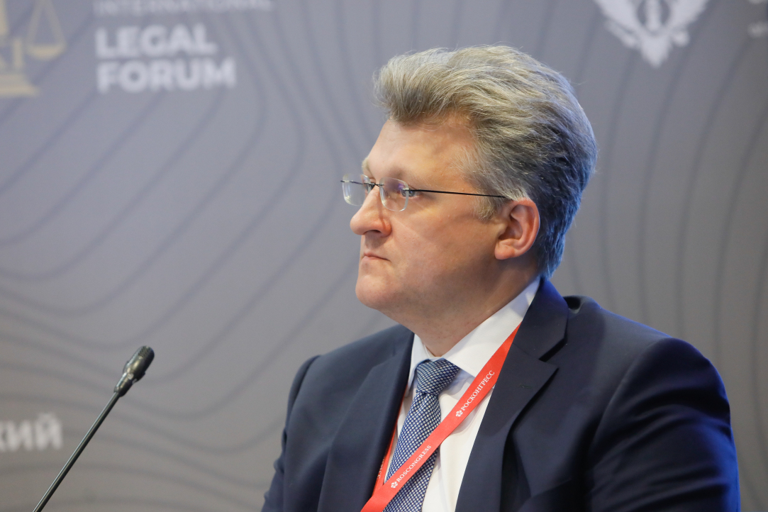 Владислав Старженецкий принял участие в XI Петербургском международном юридическом форуме