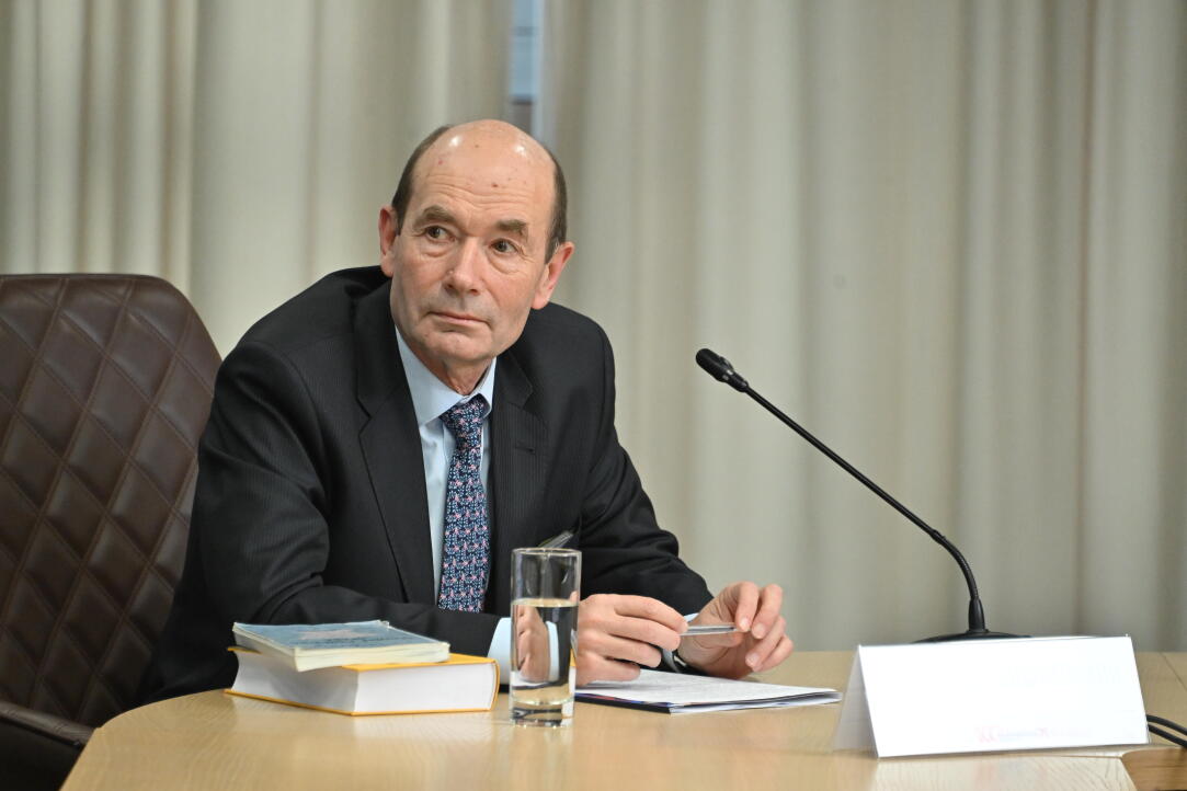 27 октября 2025 г. профессор департамента частного права А.А. Вишневский выступил в Медиа-центре «Комсомольская правда» на заседании дискуссионного клуба Vostok Club «Вечные ценности римского права»